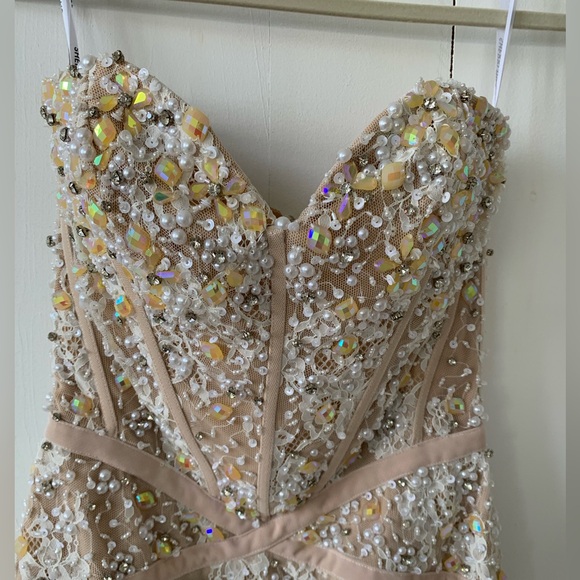 Sherri hill corseted white/ champagne gown - Picture 3 of 15